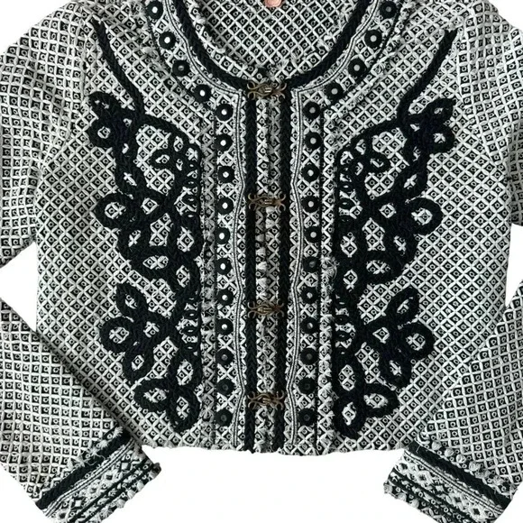 FARM Rio Abstract Black and White Geometric Woven Cardigan - Picture 2 of 14